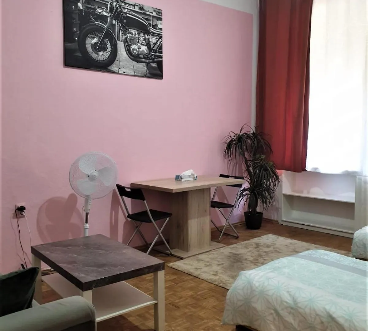 Апартаменты Near The Center Вена 0*,
