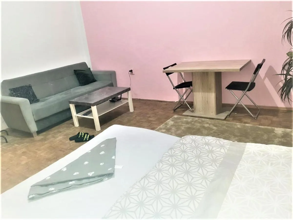 Апартаменты Near The Center Вена